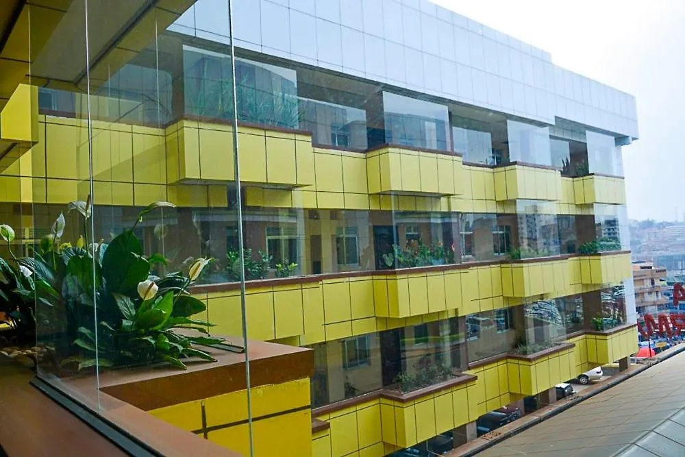 La'Ponye Hotel & Apartments