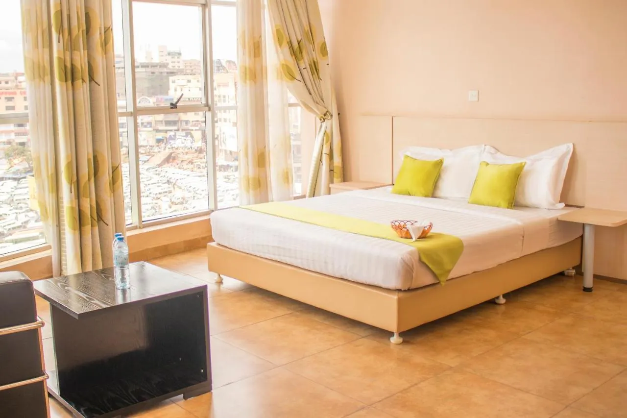 La'Ponye Hotel & Apartments אוגנדה
